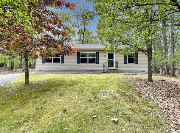 1029 Bear Trail Road, Lake Ariel, PA 18436