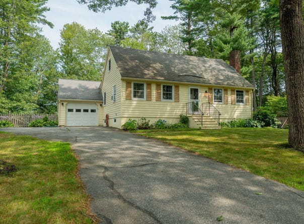 14 Bouchard Drive, Brunswick, ME 04011