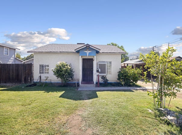 808 N Jacob Street, Visalia, CA 93291