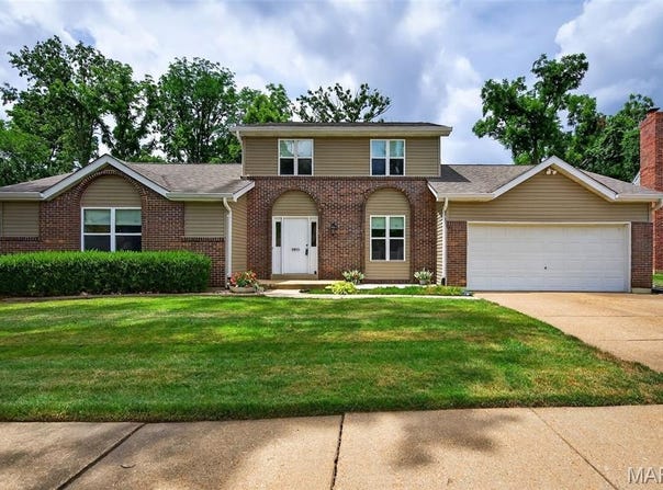 2011 Honey Ridge Court, Chesterfield, MO 63017