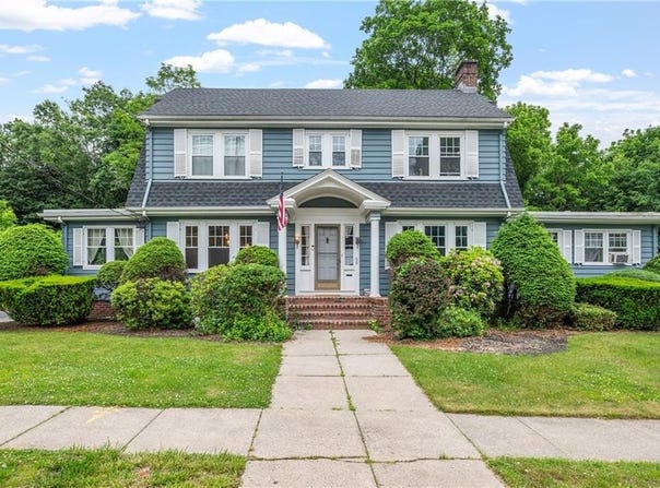 60 White Parkway, North Smithfield, RI 02896