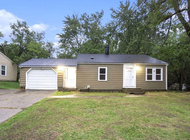 1042 E Mosel Avenue, Kalamazoo, MI 49004
