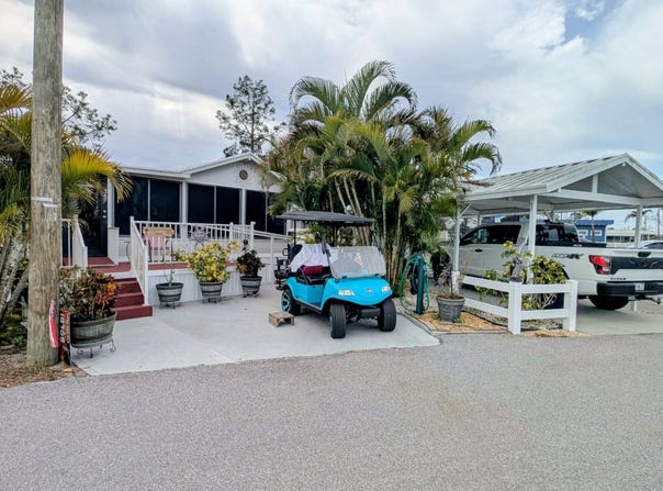 2206 Chaney Dr, Ruskin, FL 33570