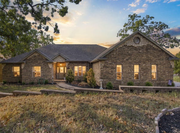 24 Lands End, Kimberling City, MO 65686