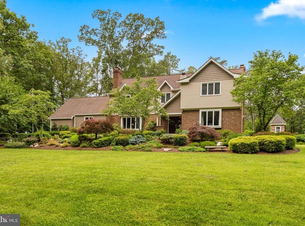 7950 WOODLAND HILLS LANE, FAIRFAX STATION, VA 22039