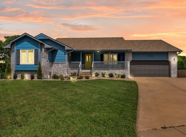 4566 Westlake Ct, Bel Aire, KS 67220