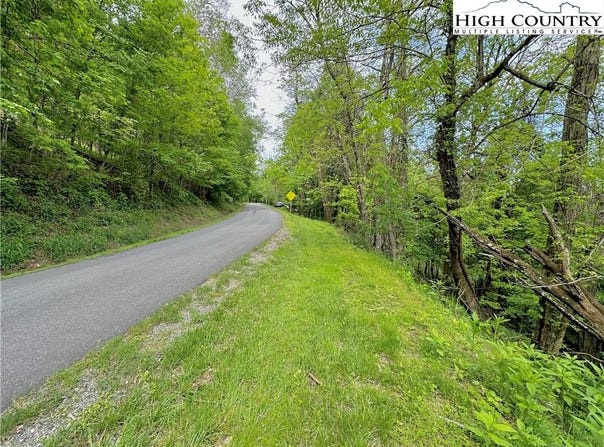 Alpine Drive, Seven Devils, NC 28604