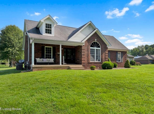 1044 Bearcamp Rd, Louisville, KY 40272