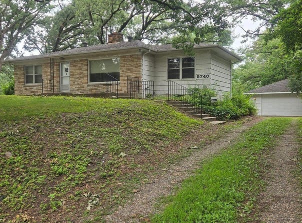 5740 Golden Valley Road, Golden Valley, MN 55422