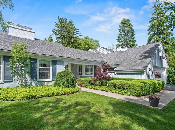 1030 W Ravine Ln, Bayside, WI 53217