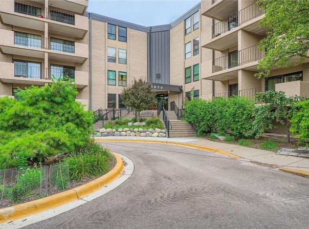 6670 Vernon Avenue S, Edina, MN 55436
