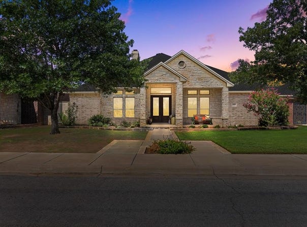 6805 Executive Ct, Midland, TX 79707