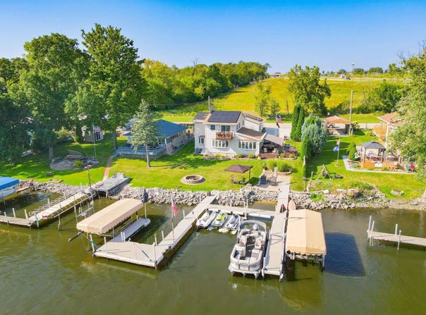 442 E Richardson Springs Road, Edgerton, WI 53534