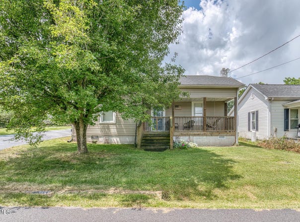 218 Kirkwood Street, Glade Spring, VA 24340