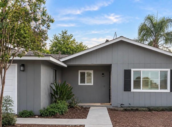 285 Orangewood Avenue, Lindsay, CA 93247
