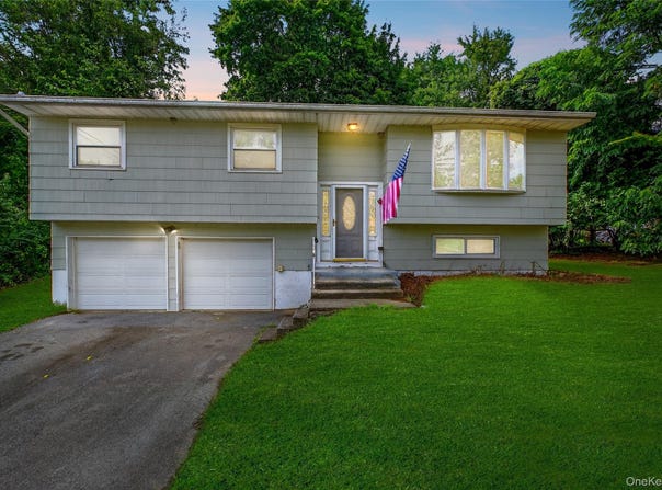 4 Fern Lane, Poughkeepsie, NY 12601