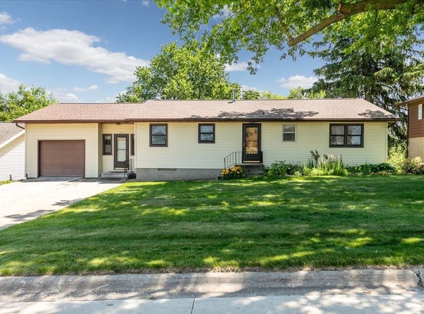 501 N Orchard Street N, Brooklyn, IA 52211