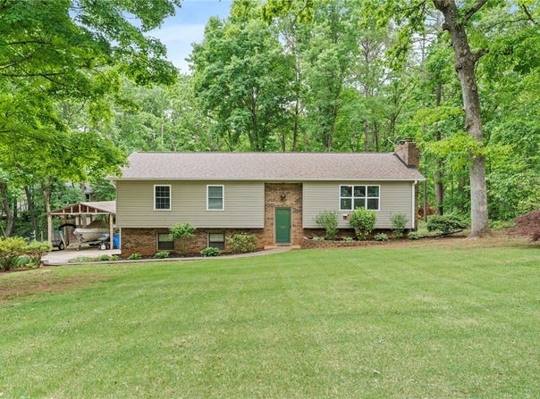 802 White Oak Hill Drive, Seneca, SC 29678