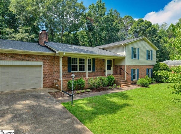 12 Lantern Drive, Greer, SC 29651