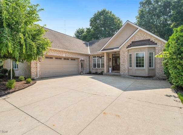 7661 Quail Hollow Drive, Seven Hills, OH 44131
