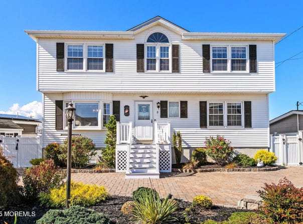8 Mary Alice Road, Beach Haven West, NJ 08050