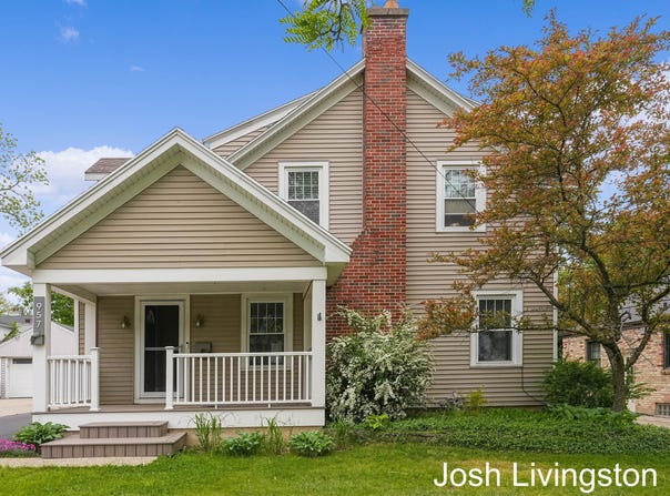 957 Breton Road SE, East Grand Rapids, MI 49506