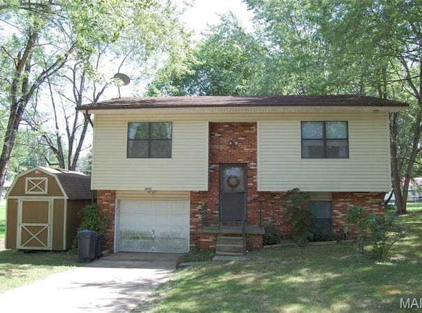 2800 W Lakeview Drive, Poplar Bluff, MO 63901