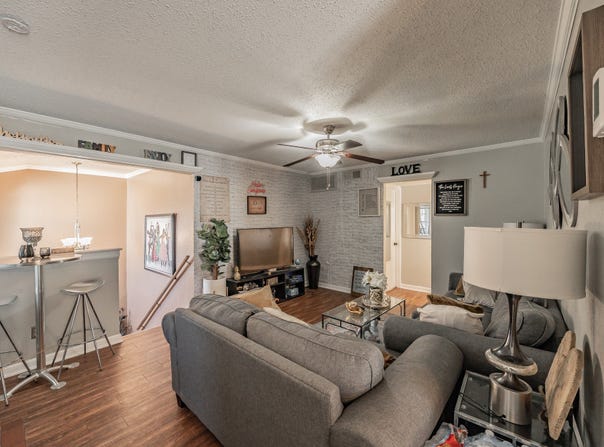 623 Ridgeline Drive, Hurst, TX 76053