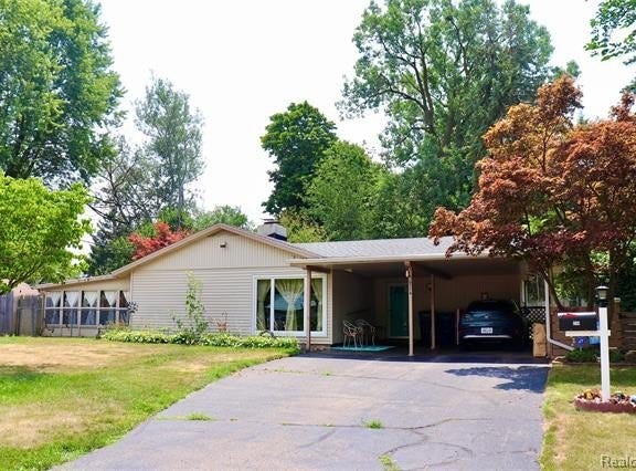 714 Country Club Lane, Flint, MI 48507