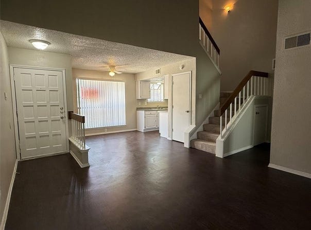 2128 Park Willow Lane, Arlington, TX 76011