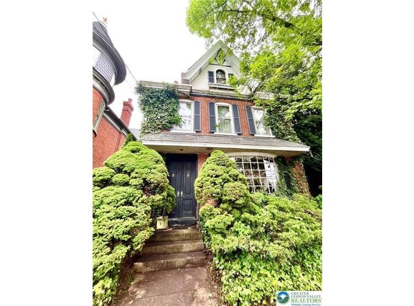 411 MAIN Street, Hellertown Boro, PA 18055