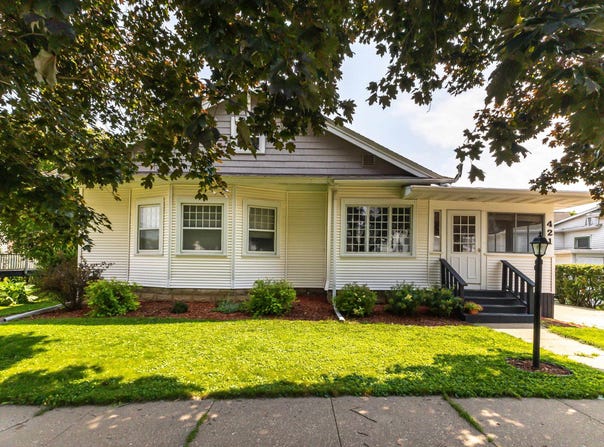 421 N Jefferson Street, Lancaster, WI 53813-1002