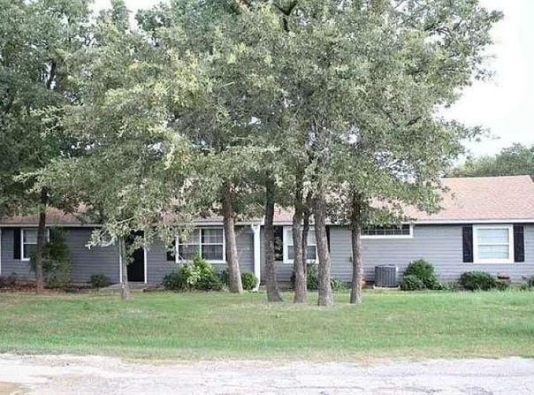 126 Country Club Drive, Nocona, TX 76255
