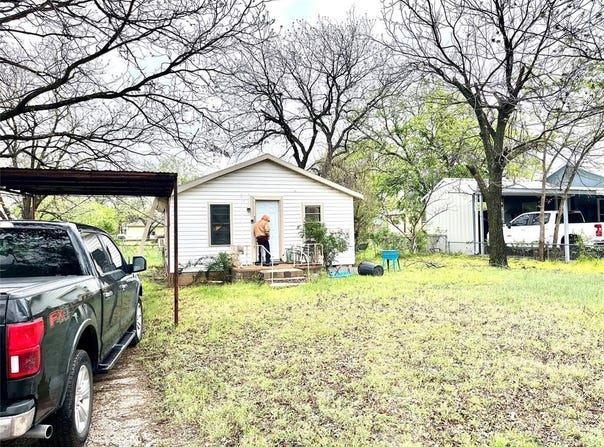 111 Summitt Avenue, Graham, TX 76450