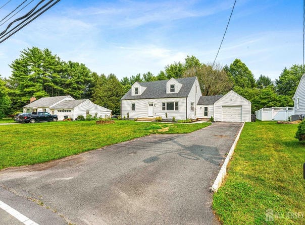 39 Griggs Drive, South Brunswick, NJ 08810