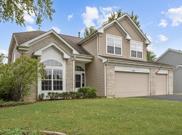 1451 Richmond Lane, Algonquin, IL 60102