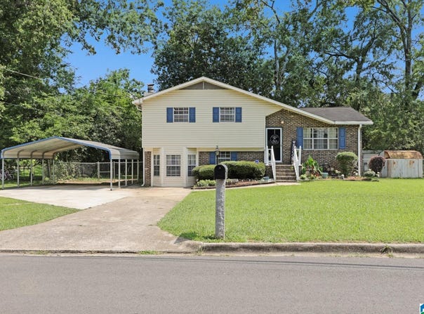 528 KAREY DRIVE, CENTER POINT, AL 35215