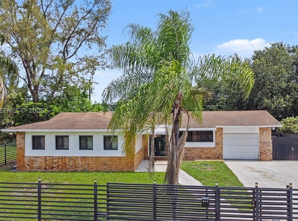 3281 NW 212th St, Miami Gardens, FL 33056