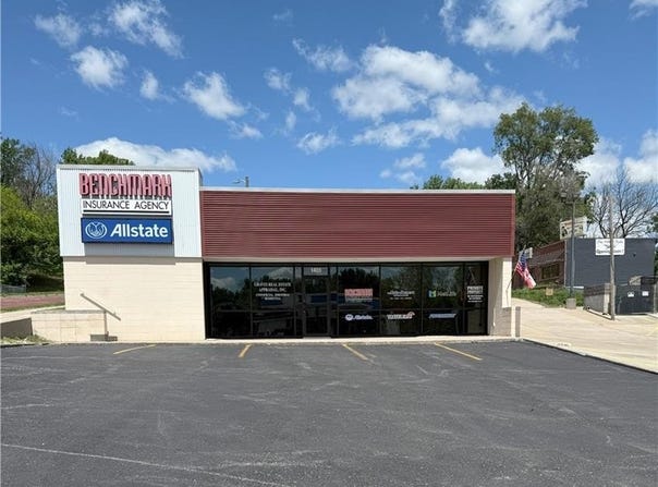 1401 Frederick Avenue, St Joseph, MO 64501