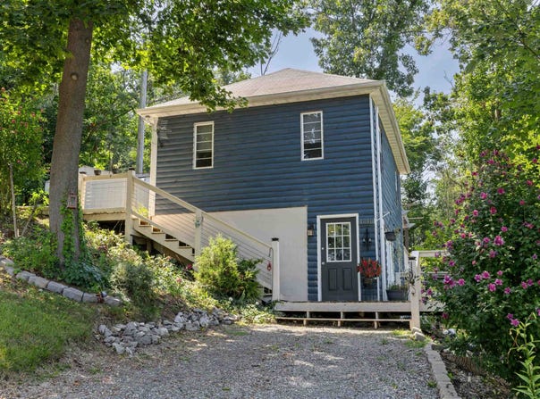1010 PERRY ST, STAUNTON, VA 24401