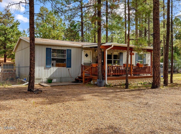 2032 Bald Eagle Court, Overgaard, AZ 85933