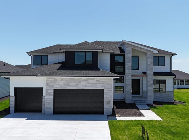 21137 Ellison Avenue, Elkhorn, NE 68022