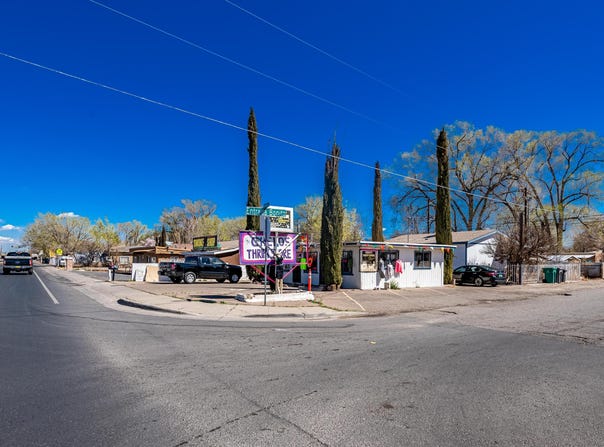 3742 ISLETA Boulevard SW, Albuquerque, NM 87105