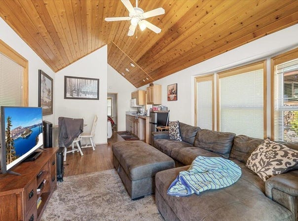 7900 Hyatt Prairie Road, Ashland, OR 97520