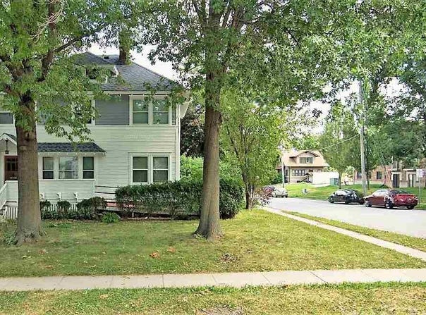 730 E College St, IowaCity, IA 52240