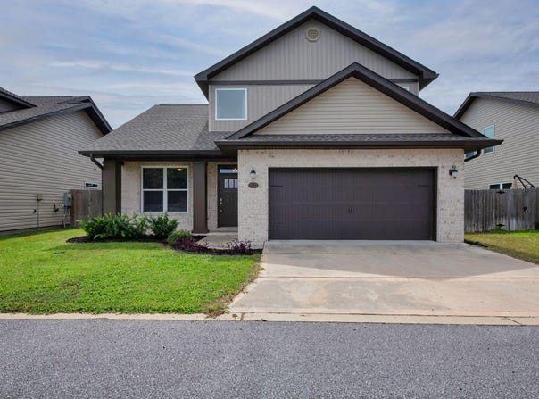 2327 Hadleigh Hills Court, Navarre, FL 32566
