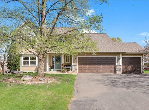 3851 Featherstone Circle, Woodbury, MN 55125