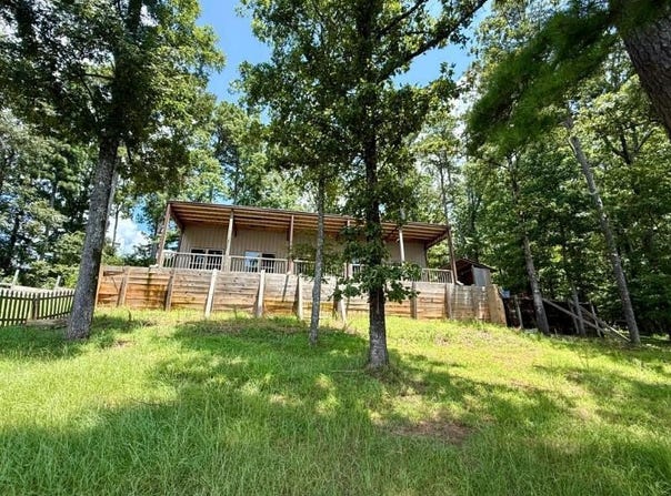 107 River Shore Rd, Fulton, MS 38843