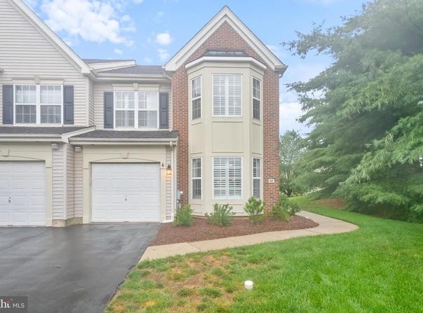 101 OAKTREE COURT, WARWICK, PA 18974