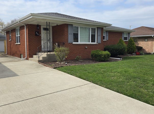 959 E 166th Street, South Holland, IL 60473